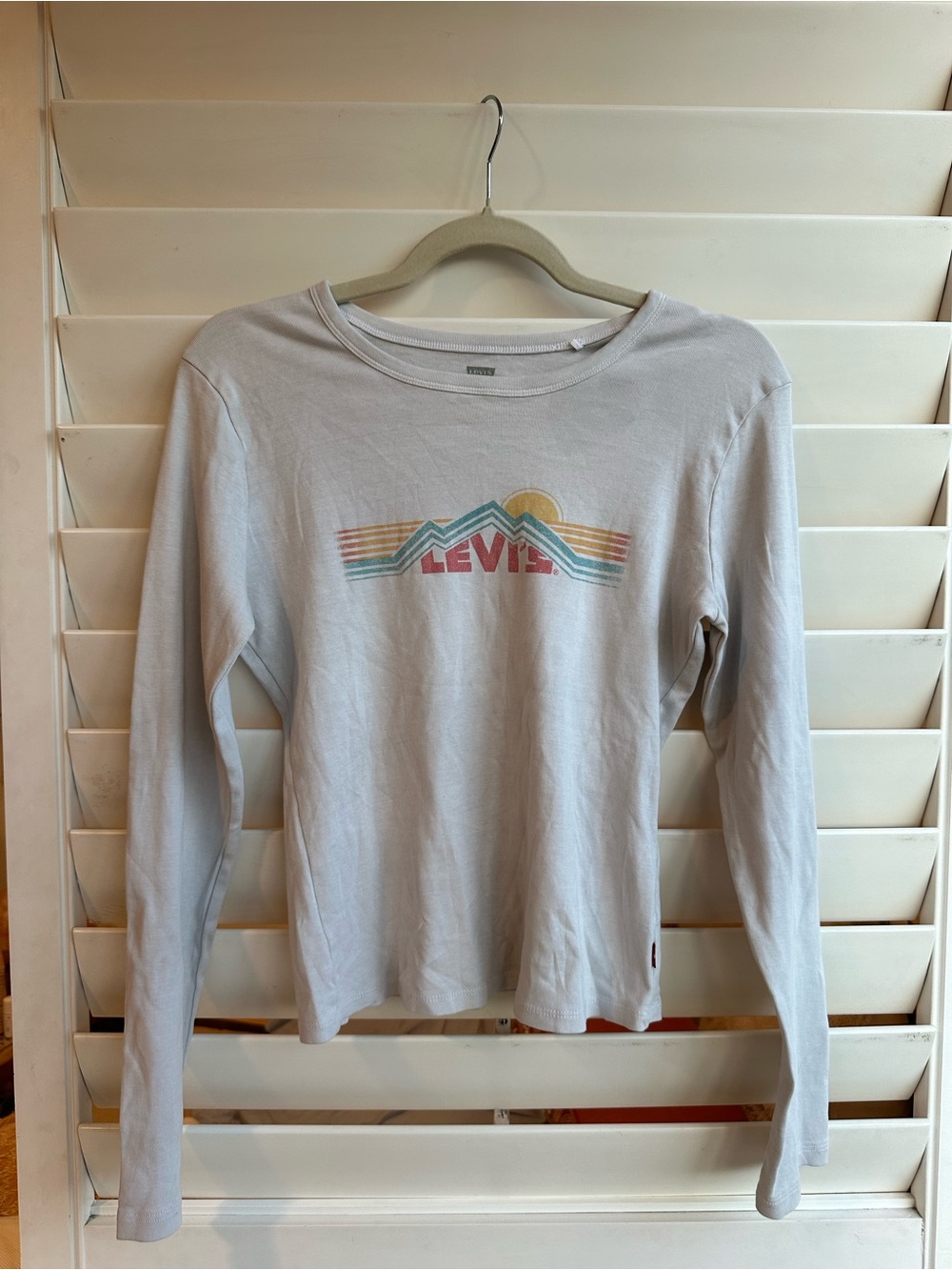 Levi's Cream Long Sleeve Tee with Retro Sunrise Graphic